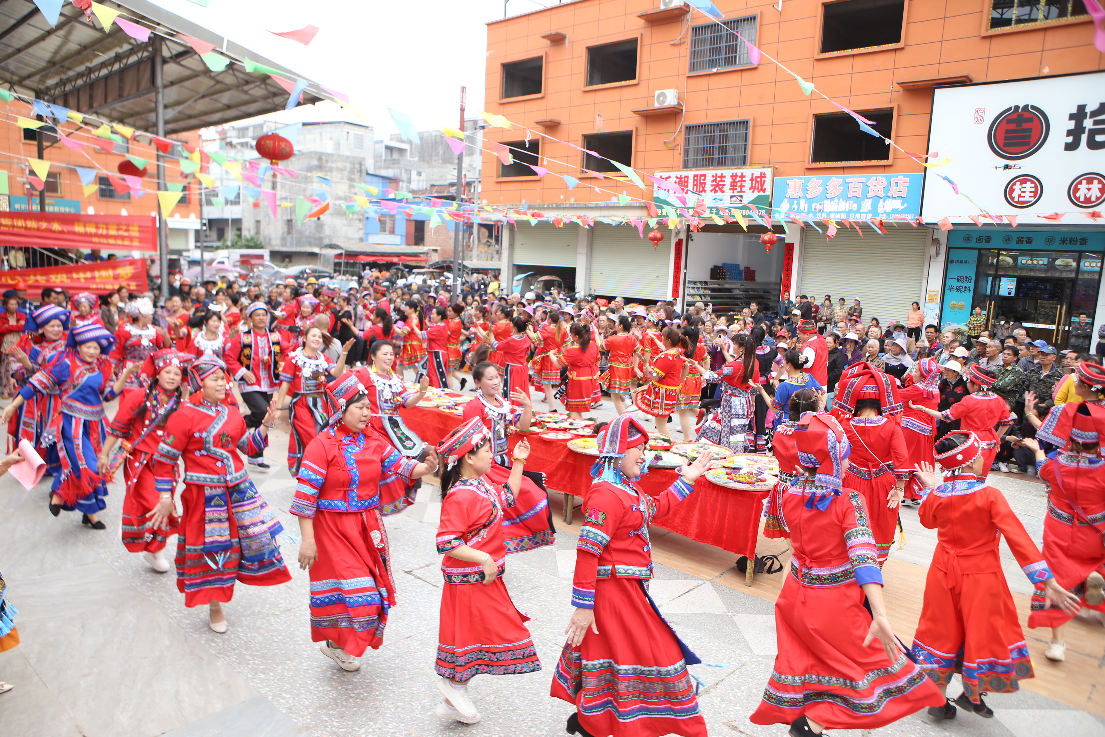"三月三"民俗汇演 热闹欢庆壮韵浓